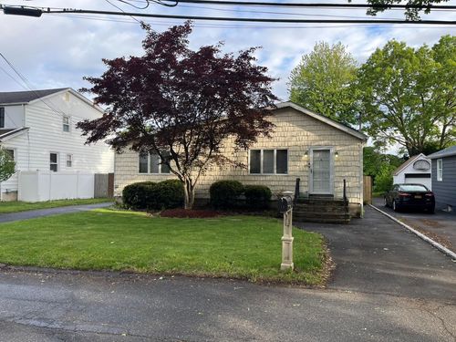 13 Reinhart Ct, Melville, NY, 11747-2812 | Card Image