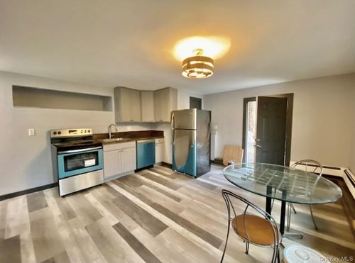 35 Saxon Woods Rd, Scarsdale, NY, 10583-7812 | Card Image
