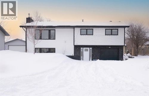 113 Dundas Rd, Fort Mcmurray, AB, T9K1B8 | Card Image