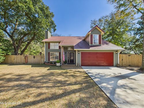 9605 Oak Crest Rd, Ocean Springs, MS, 39564-8582 | Card Image