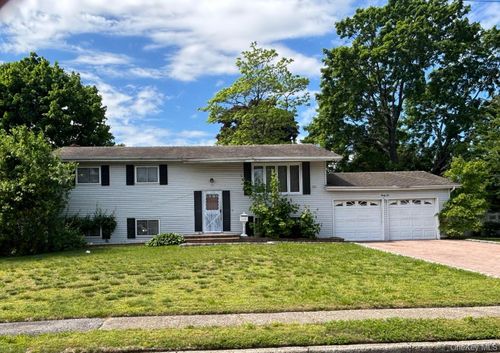 36 Clearview Dr, Wheatley Heights, NY, 11798-1013 | Card Image