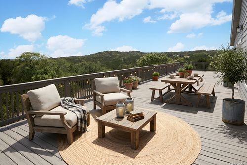693 Snake Rd, Pipe Creek, TX, 78063-5205 | Card Image