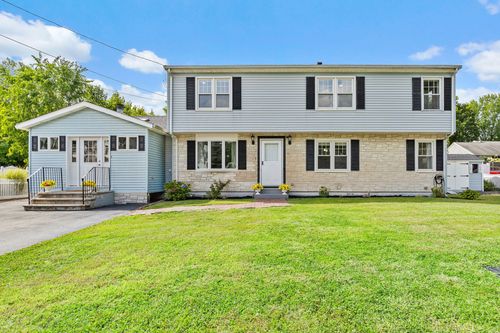100 Muron Ave, Bellingham, MA, 02019-2112 | Card Image