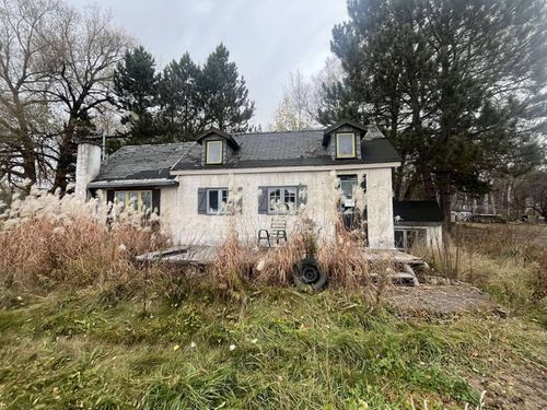 {{alt}} | Card Image