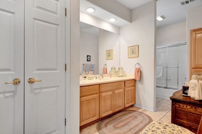 Large secondary bathroom, full bath and tons of storage | Image 11