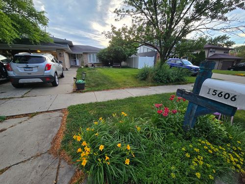 15606 Vista Dr, Oak Forest, IL, 60452-2753 | Card Image