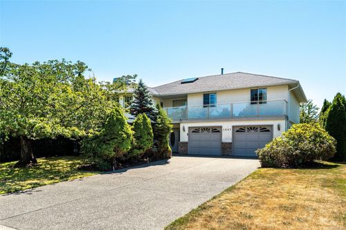 1847 El Sereno Dr, Saanich, BC, V8N6K4 | Card Image