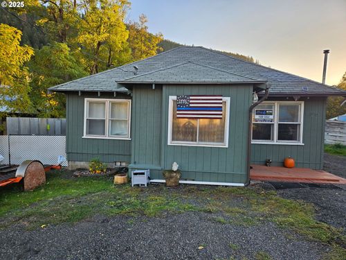 409 N Main St, Klickitat, WA, 98628 | Card Image
