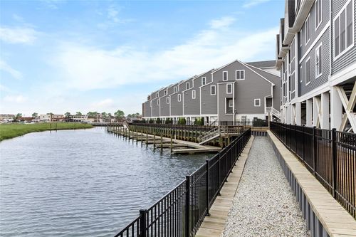 526-526 Marina Pointe Dr, East Rockaway, NY, 11518-2071 | Card Image