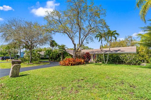7521 Sw 175th St, Palmetto Bay, FL, 33157-6314 | Card Image