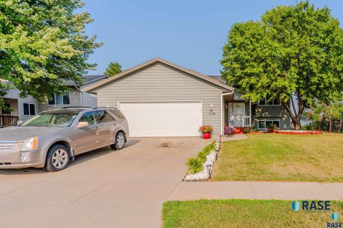 208 N Foss Ave Avenue, Sioux Falls, SD, 57110-2786 | Card Image