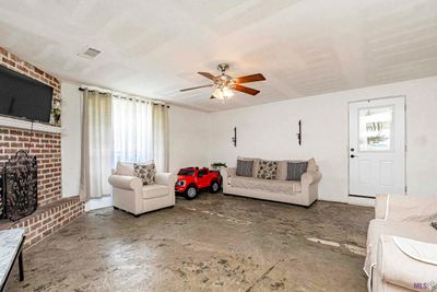 8366 Robert St, House other with 4 bedrooms, 2 bathrooms and null parking in Sorrento LA | Image 3