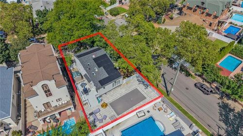 113 Barlow Dr S, Brooklyn, NY, 11234-6721 | Card Image