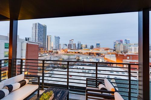 apt-406-635 7th Ave S, Nashville, TN, 37203-5042 | Card Image