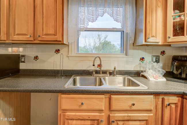 945 Choctaw Dr, House other with 2 bedrooms, 1 bathrooms and null parking in Chuckey TN | Image 16