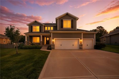 1619 Grandshire Dr, Raymore, MO, 64083-8721 | Card Image