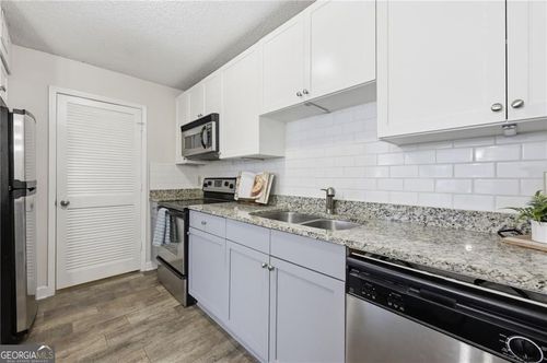 113-2657 Lenox Rd Ne, Atlanta, GA, 30324-3189 | Card Image