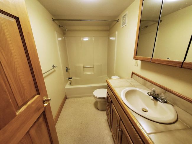 APT-206 - 9 Roberts Rd, Condo with 2 bedrooms, 1 bathrooms and null parking in Canaan NH | Image 7