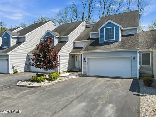 4109 Milford Landing Dr, Milford, PA, 18337-9309 | Card Image