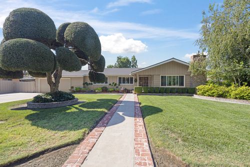 3225 W Royal Oaks Drive, Visalia, CA, 93277 | Card Image
