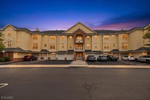 2101 Neville Ct, Somerset, NJ, 08873-6082 | Card Image