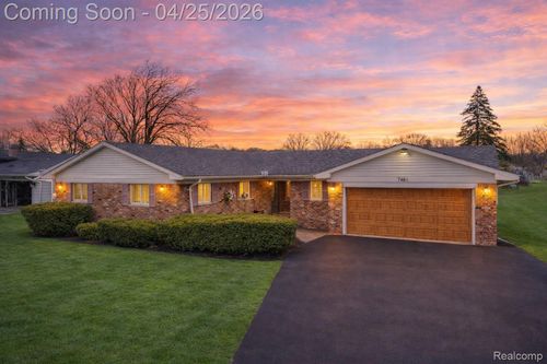 7461 Biscayne Ave, White Lake, MI, 48383-2909 | Card Image