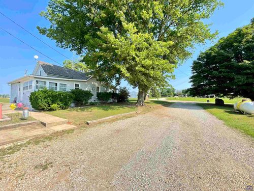 6681 74th St, Meriden, KS, 66512-9197 | Card Image