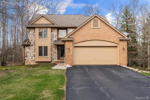 22-5146 Lagoons Cir, West Bloomfield, MI, 48323-2092 | Card Image