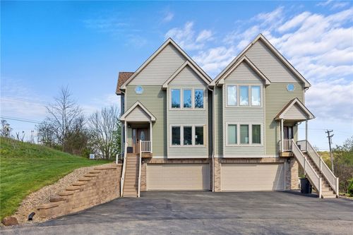 372 Cherokee Dr, Beaver Falls, PA, 15010-8478 | Card Image