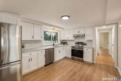 102 Lawler Rd, West Hartford, CT, 06117-2619 | Card Image