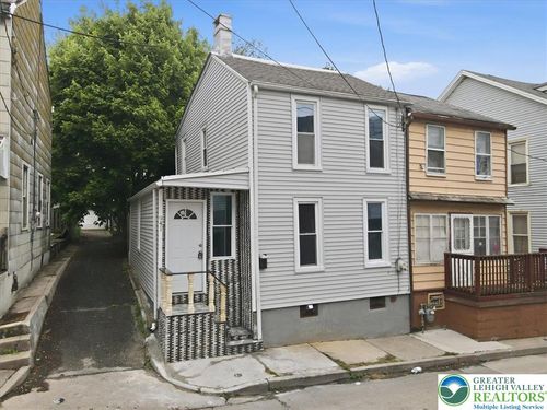 941 W Pine St, Allentown, PA, 18102-3268 | Card Image