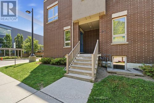 2-90 Caledonia Park Road, Toronto (Corso Italia-Davenport), ON, M6H0B1 | Card Image