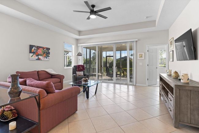12802 Sw Lake Fern Cir, Condo with 2 bedrooms, 2 bathrooms and null parking in Port St. Lucie FL | Image 5