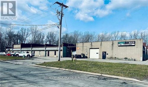 6-8407 Stanley Avenue, Niagara Falls (Marineland), ON, L2G0C8 | Card Image