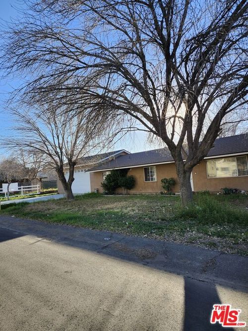 40607 166th St E, Lancaster, CA, 93535-7104 | Card Image