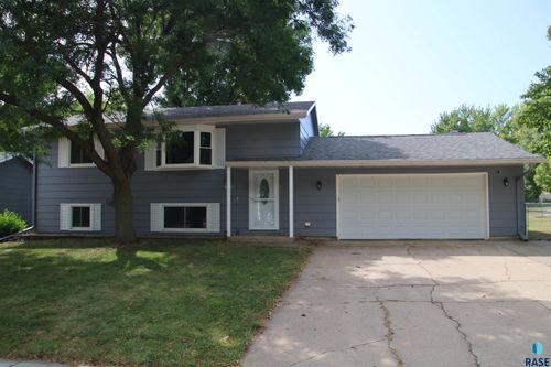 4501 Plains Dr, Sioux Falls, SD, 57106 | Card Image