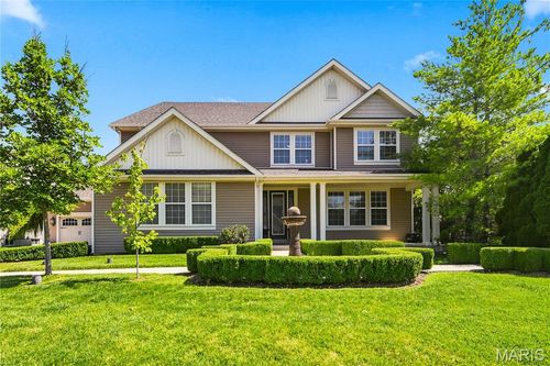 5500 Wooded Creek Dr, Saint Charles, MO, 63304-2472 | Card Image