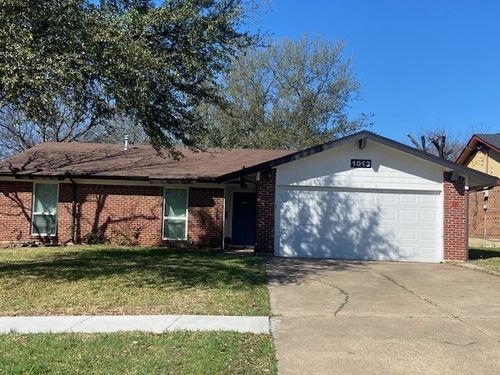 1013 Se 3rd St, Grand Prairie, TX, 75051-3220 | Card Image