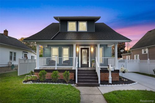 94 Kendrick St, Mount Clemens, MI, 48043-1664 | Card Image