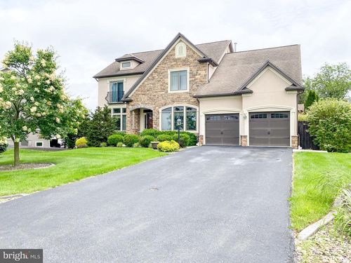 1038 Shannon Dr S, GREENCASTLE, PA, 17225-8529 | Card Image