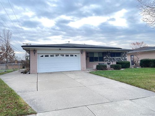 13624 Canterbury Dr, Sterling Heights, MI, 48312-3310 | Card Image