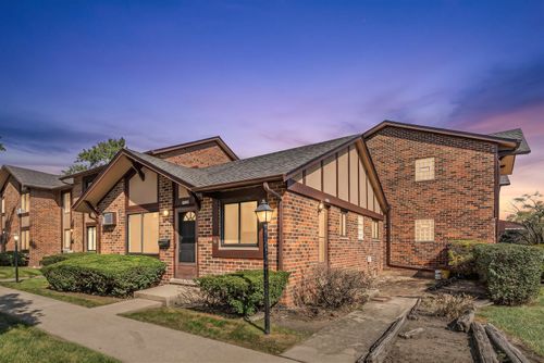 1S175 Winthrop Ln, Villa Park, IL, 60181-3735 | Card Image
