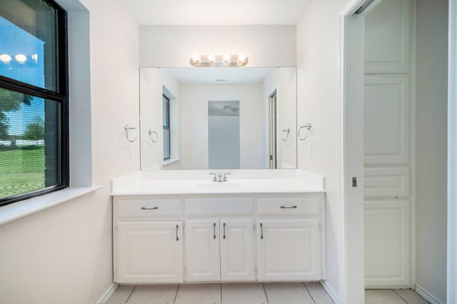 10101 Round Hill Rd, House other with 4 bedrooms, 4 bathrooms and null parking in Fort Worth TX | Image 23