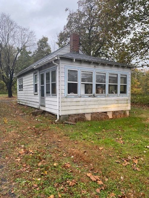 371 N Loomis St, Southwick, MA, 01077 | Card Image