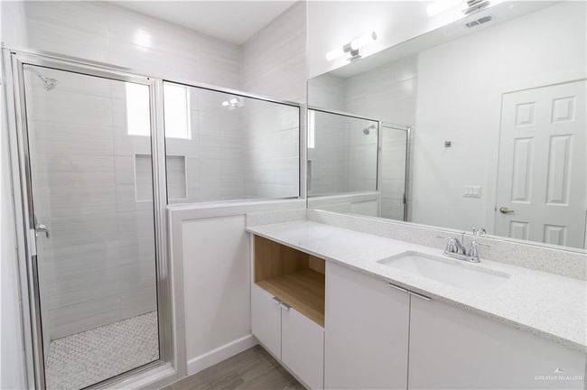 UNIT-4 - 1311 Marcela Dr, Condo with 2 bedrooms, 2 bathrooms and 2 parking in Weslaco TX | Image 9