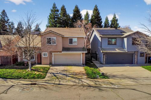 2066 Singhs Way, Yuba City, CA, 95991-9453 | Card Image