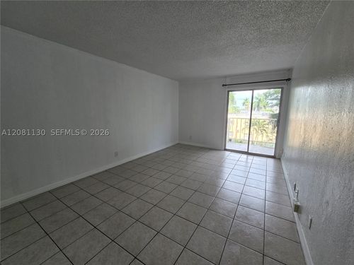 310e-4550 Nw 9th St, Miami, FL, 33126-2335 | Card Image
