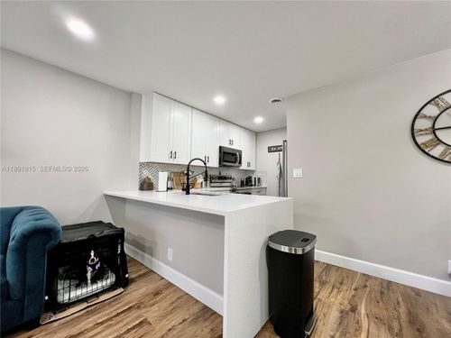 apt-202-10019 Winding Lake Rd, Sunrise, FL, 33351-5860 | Card Image