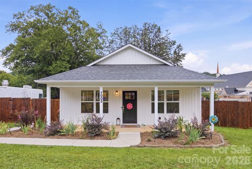 1003 Adams Street, Statesville, NC, 28677 | Card Image