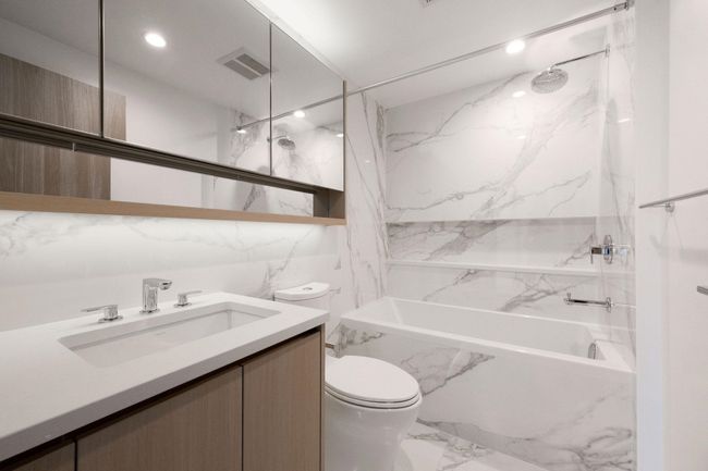 1104 - 13778 100 Ave, Condo with 2 bedrooms, 2 bathrooms and 1 parking in Surrey BC | Image 14